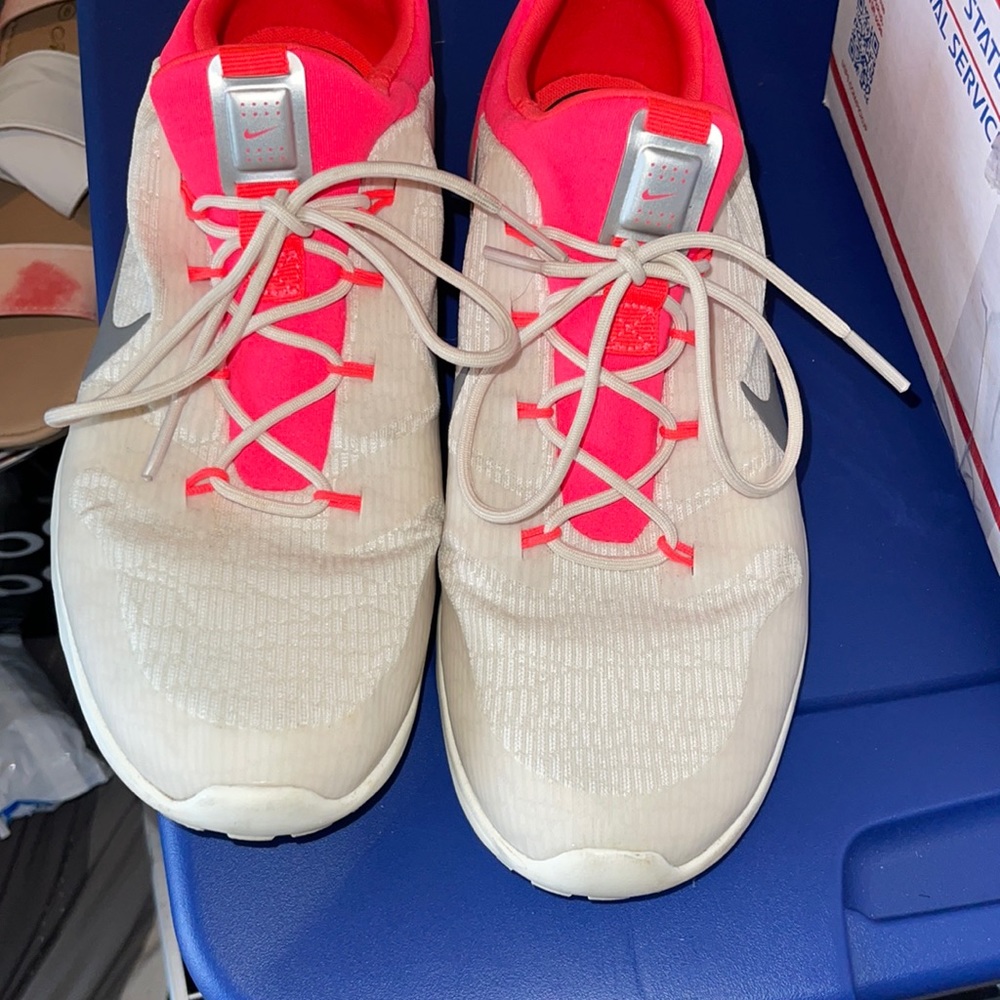 Women’s Nike shoes